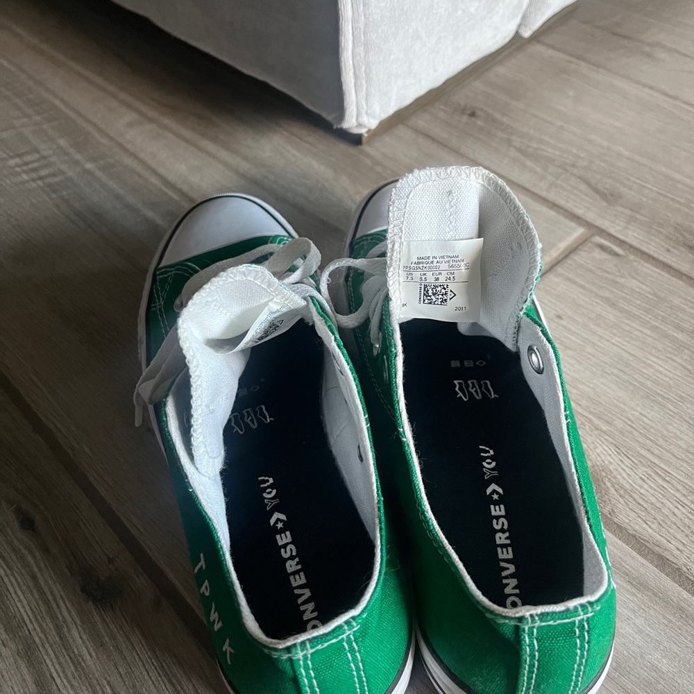 Converse Chuck Taylor Low Top Sneakers in Green and White - Picture 7 of 8